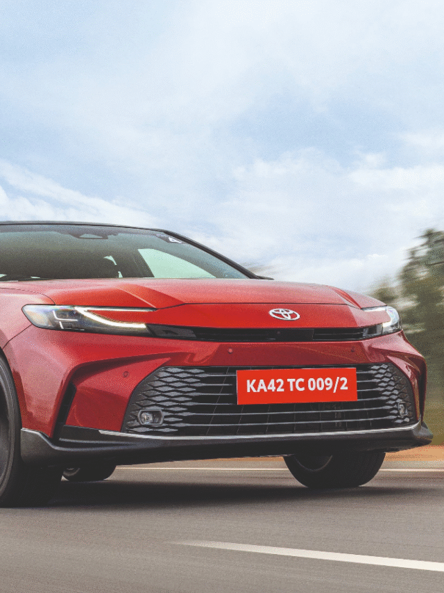 Toyota Camry Sprint लॉन्च – दमदार 2.5L हाइब्रिड इंजन और लग्जरी फीचर्स के साथ, अब ड्राइविंग का अनुभव होगा और शानदार।