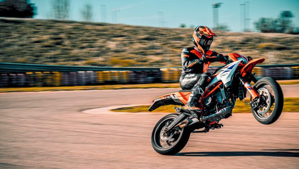 KTM 390 SMC R Price in India 