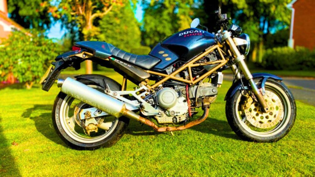 Ducati Monster 900