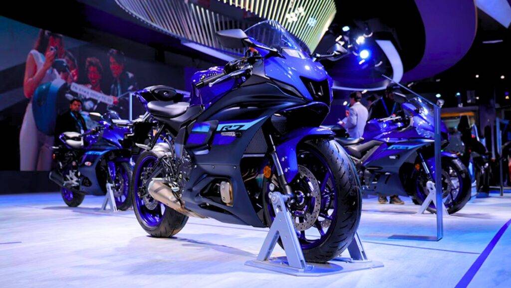 Yamaha R7