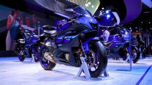 Yamaha R7