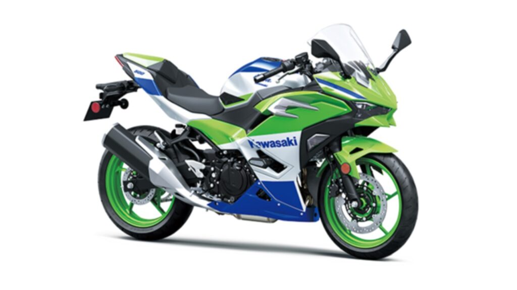 171 kg Wet Weight के साथ Kawasaki Ninja 500 कितनी दमदार? जानें राइडिंग का असली मज़ा! 1 Kawasaki Ninja 500