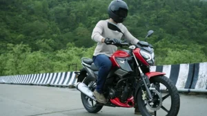 tvs raider 125 on road price