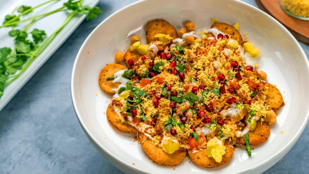 Papdi Chaat Recipe: घर पर ऐसे बनाएं चाय के साथ खाने वाला नाश्ता? 1 Papdi Chaat Recipe