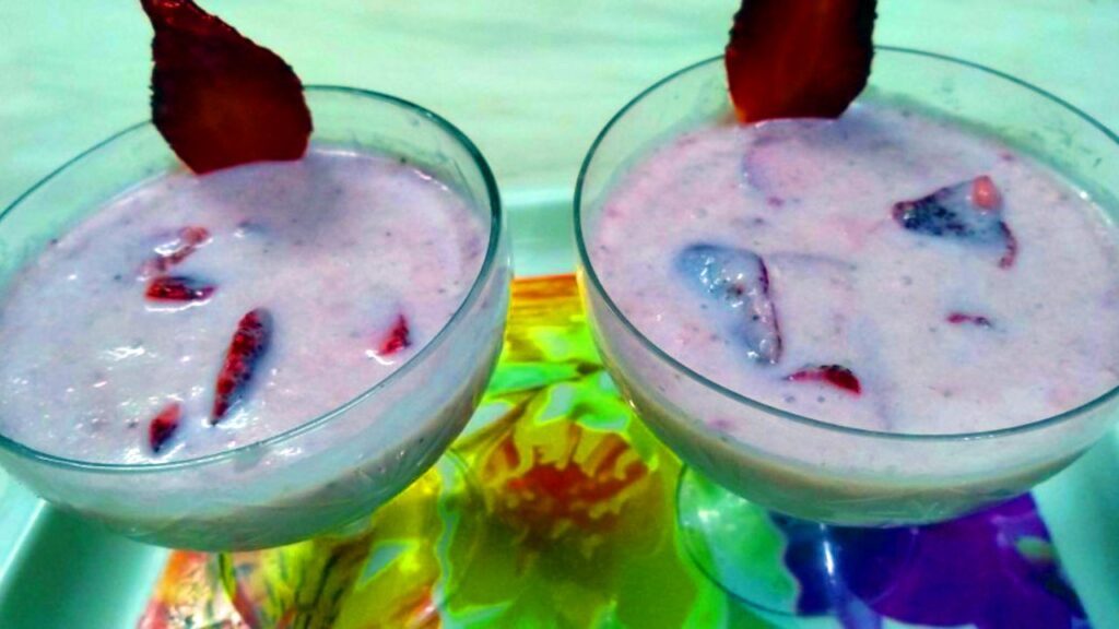 Strawberry Protein Rabri Recipe: घर पर ऐसे बनाएं Strawberry से rabri? 1 Strawberry Protein Rabri Recipe