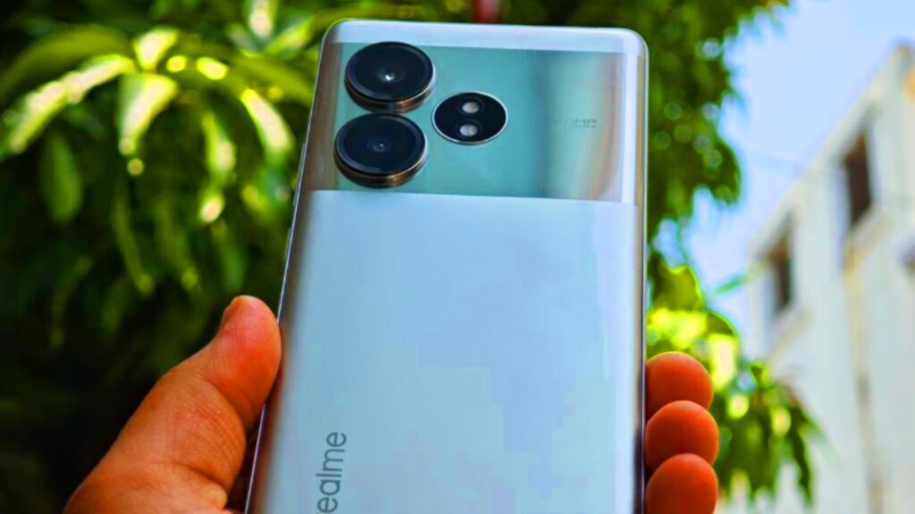 realme GT 6T 5G Price in India: 120W फास्ट चार्जिंग और Snapdragon 7+ Gen 3 के साथ दमदार स्मार्टफोन 1 realme GT 6T 5G