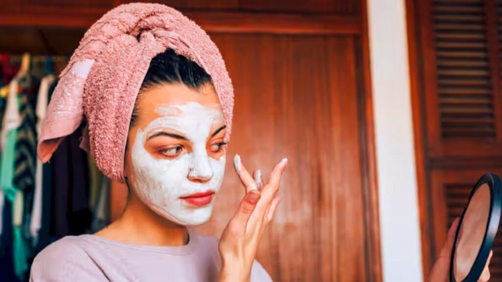 Pimple-Clear Clay Mask Benefits 2026: पिंपल्स और ऑयली स्किन से कैसे छुटकारा पाएं? 3 Pimple-Clear Clay Mask