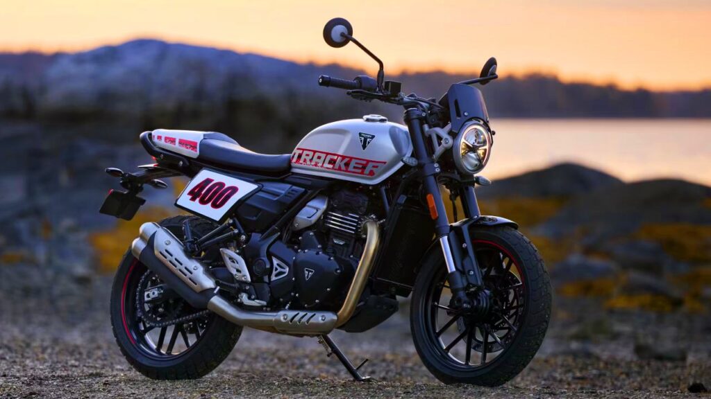 Triumph Tracker 400 Price: रॉयल एनफील्ड को टक्कर देने आई ट्रायम्फ की नई बाइक, कीमत जान उड़ जाएंगे होश l 3 Triumph Tracker 400 Price